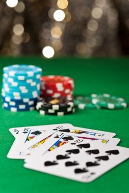 tanggo77 Kembang Kempis live-dealer table with card reveal sequence and expand-contract phases